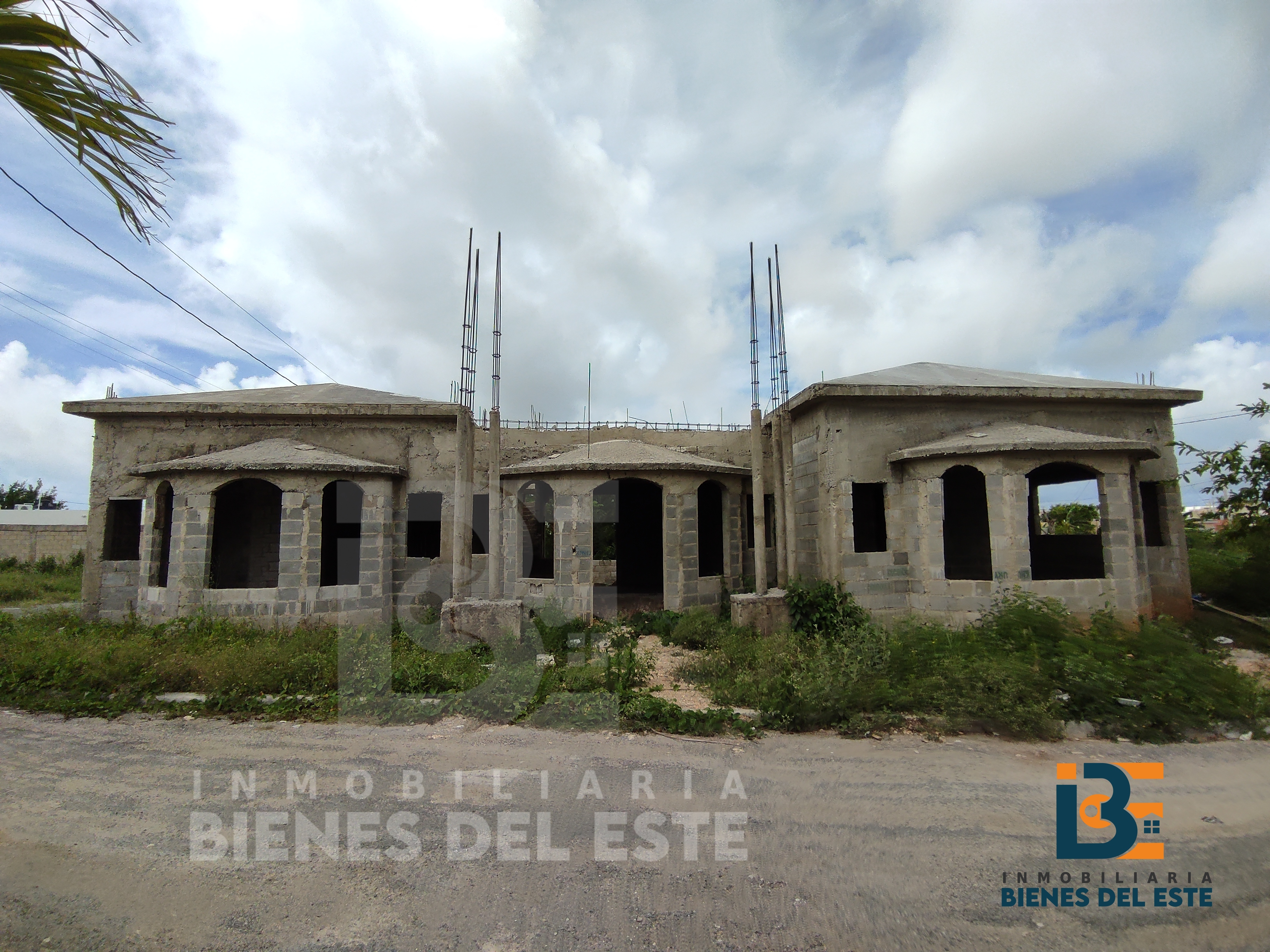casas - SE VENDE CASA EN CONSTRUCCION de Oportunidad. 1