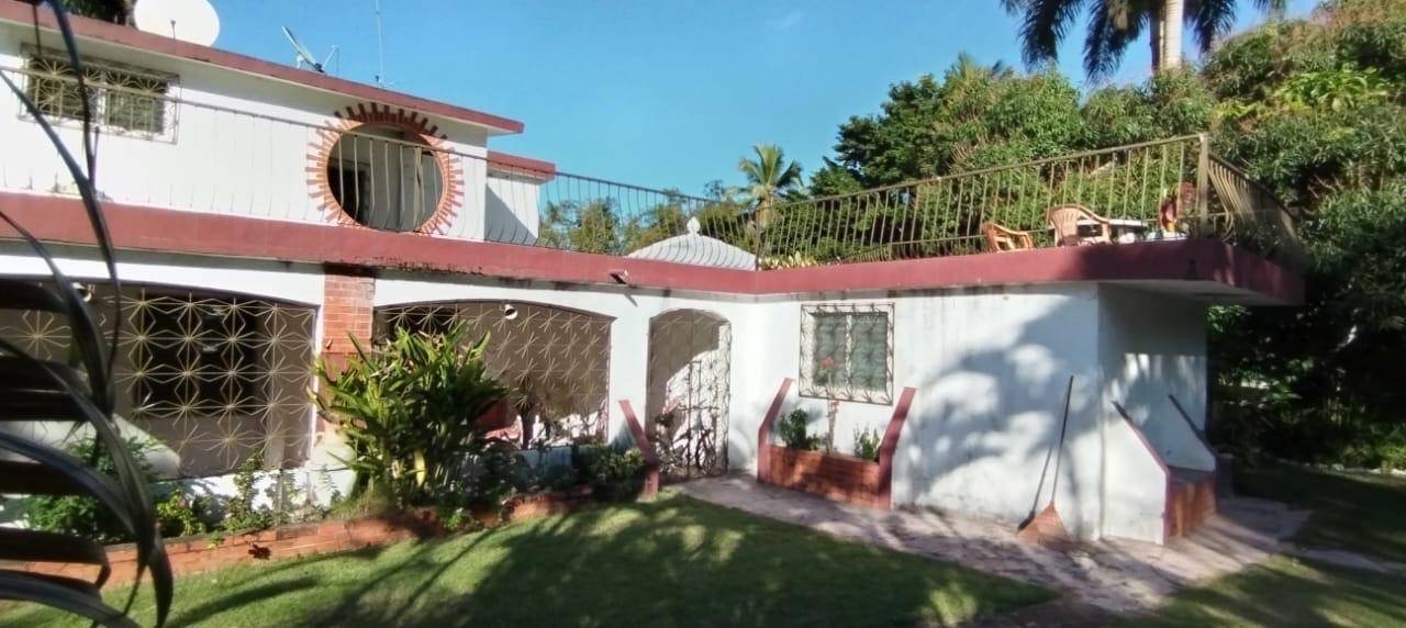 casas vacacionales y villas - venta de Villa con 4,200mts en Pedro Brand Santo Domingo con piscina  2