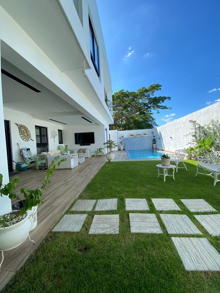 casas - Espléndida Casa con Piscina en Proyecto Residencial Privado 0