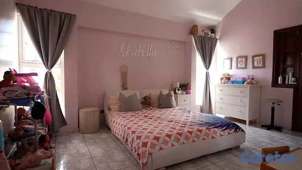 casas - vendo casa altos De Arroyo hondo 3 dos niveles tres habitaciones con baño piscin 5