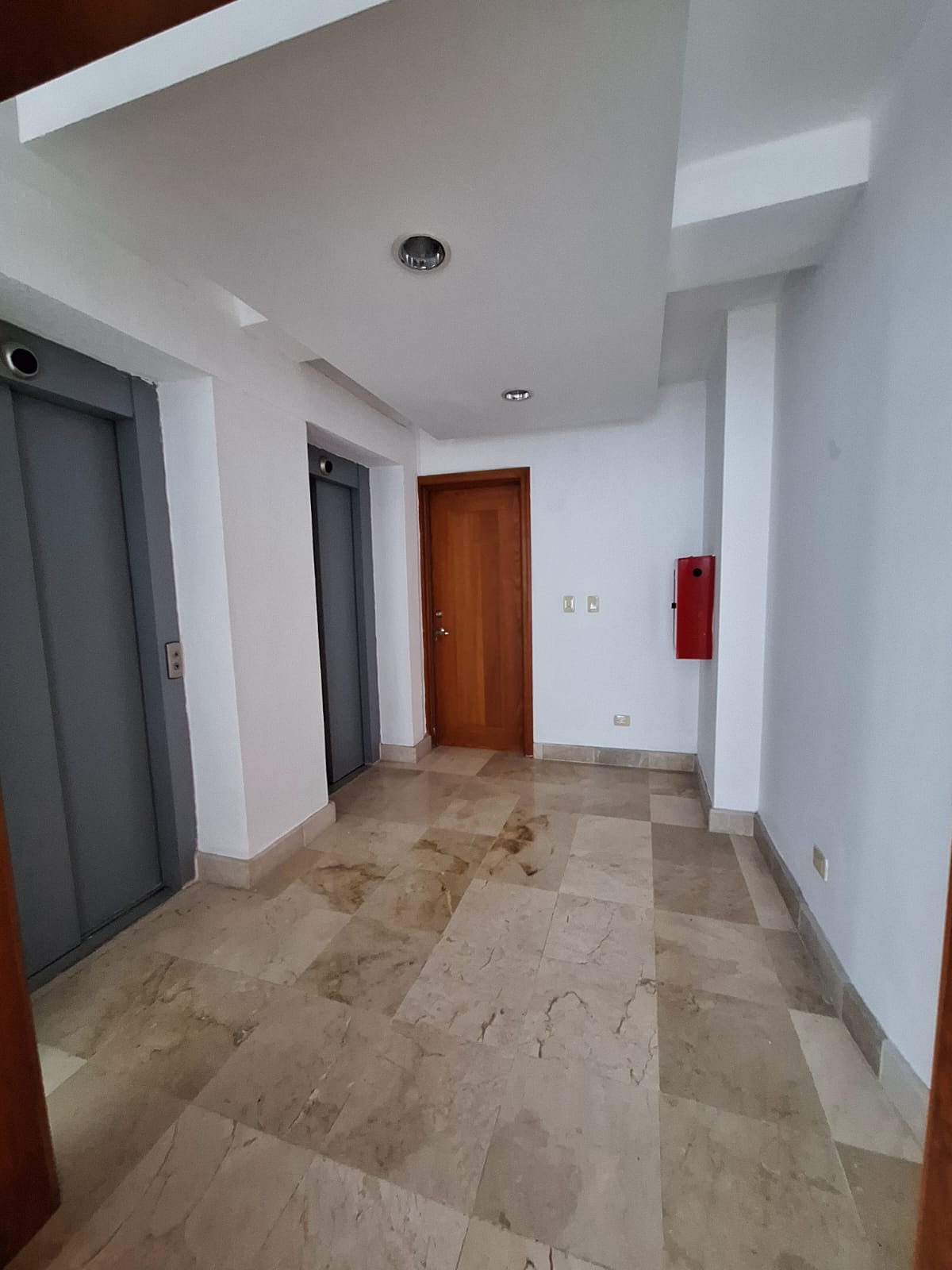apartamentos - Rento apartamento en piantini piso en marmol 8