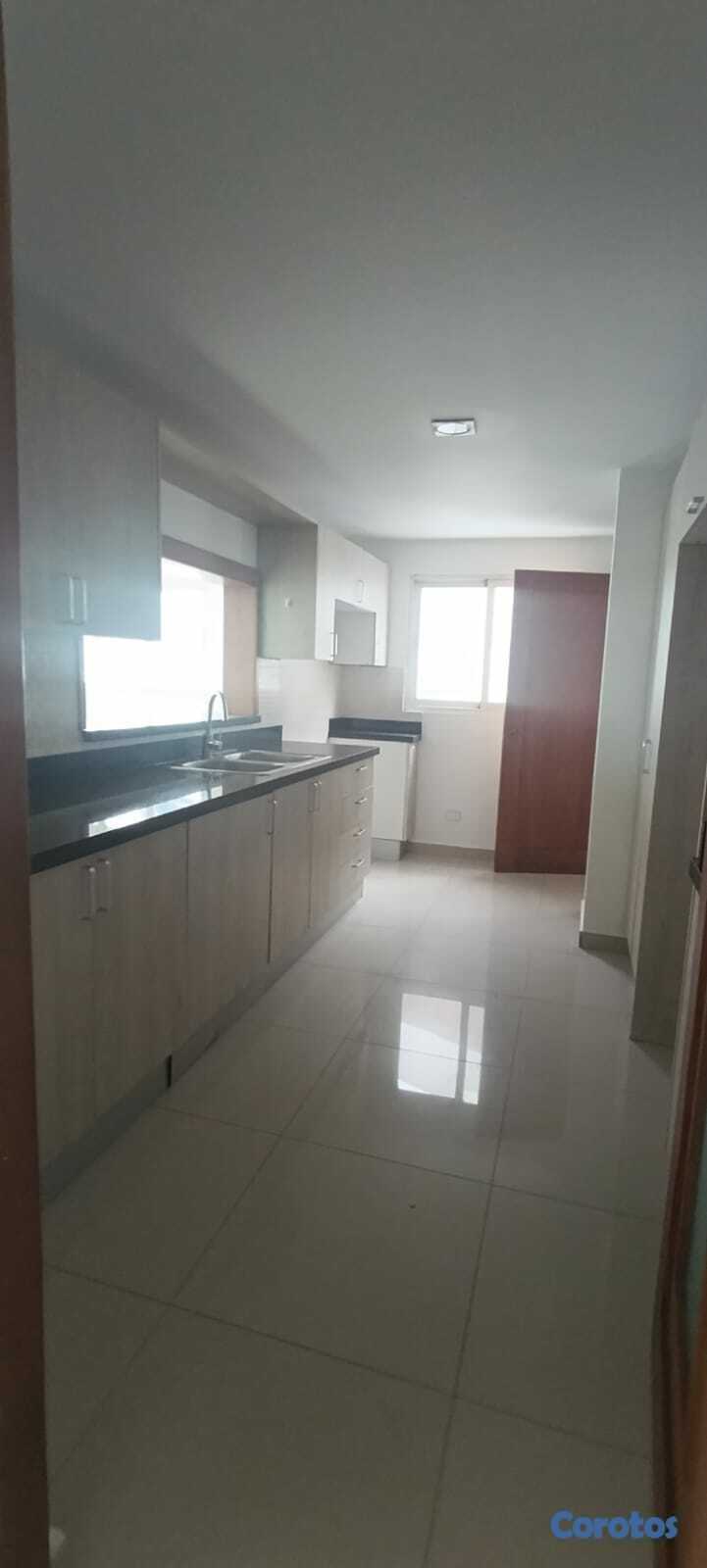 apartamentos - Renacimiento  excelente Torre ubicación  gran amplitud  ventilación  iluminación 5