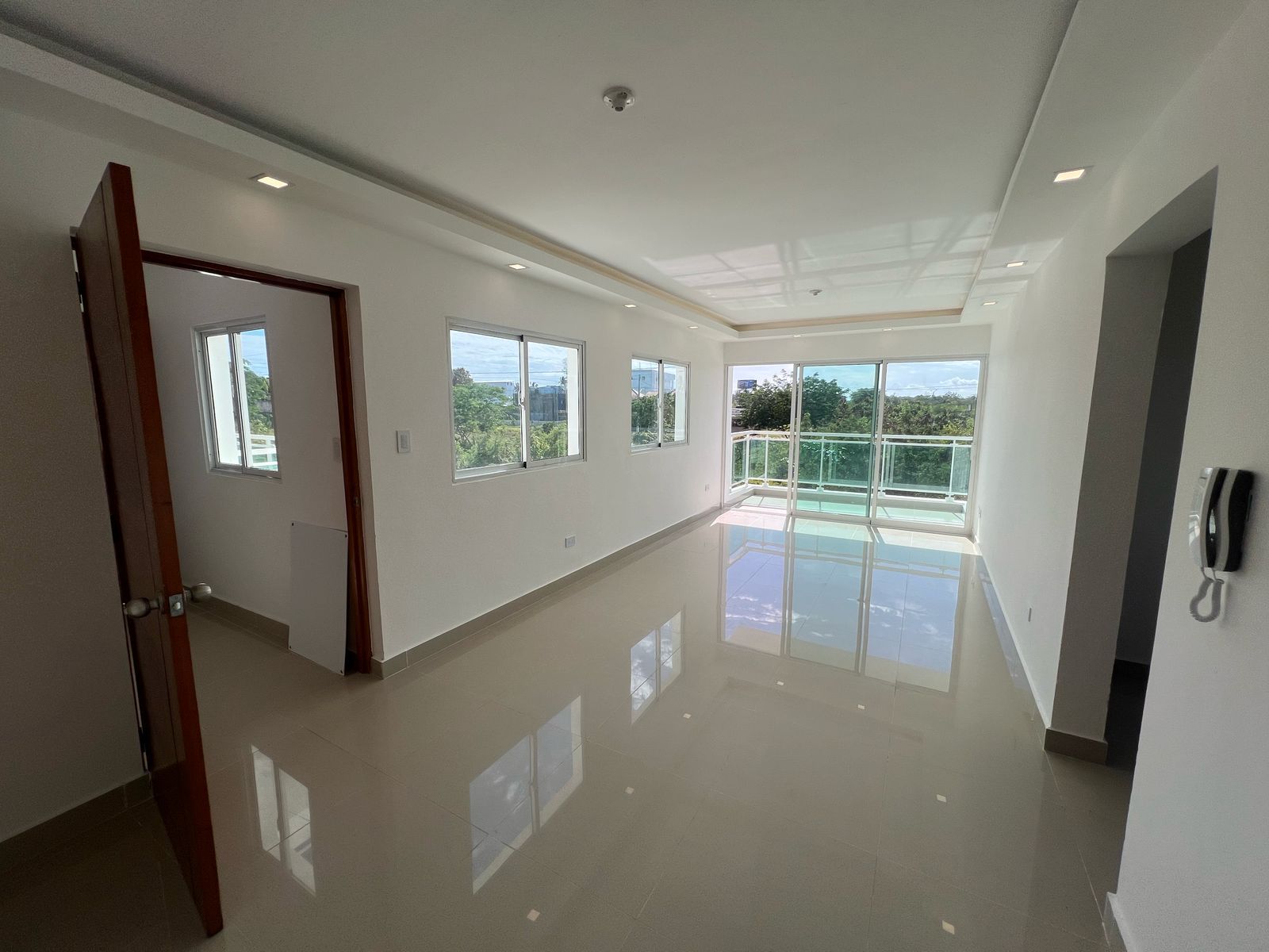 apartamentos - Se Vende Apartamento Nuevo en 2do Nivel, Prox a la Aut Las Américas  3