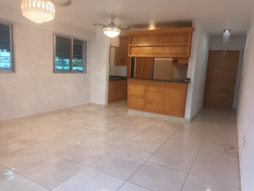 apartamentos - Vendo  Amplio apartamento en 1er nivel en Los Prados 169.67 m23 hab. 4