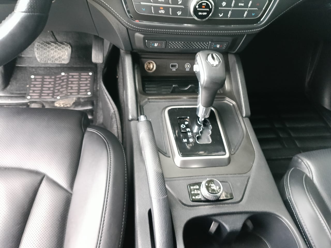 jeepetas y camionetas - KGM REXTON 2019 GRIS OSCURO DIESEL 6