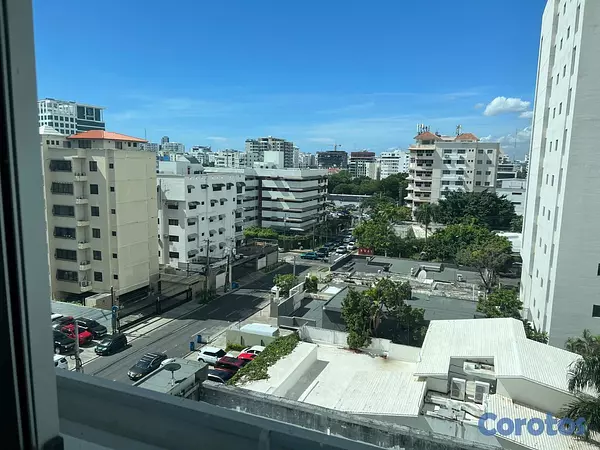 apartamentos - ALQUILO APTO de 1 HAB, 7MO. NIVEL, BALCON, ENS. PI 8