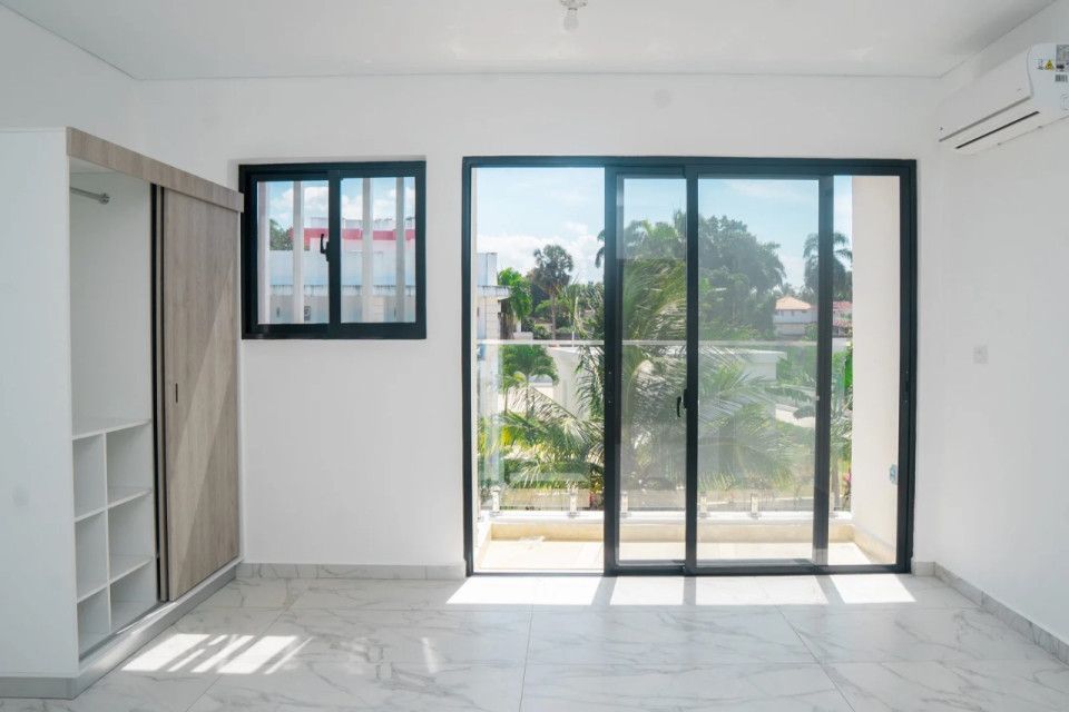 apartamentos - Moderno Townhouse con Piscina y Amplios Espacios 4