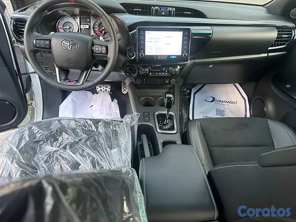 jeepetas y camionetas - Toyota Hilux GR Sport año 2026 0Km. 8