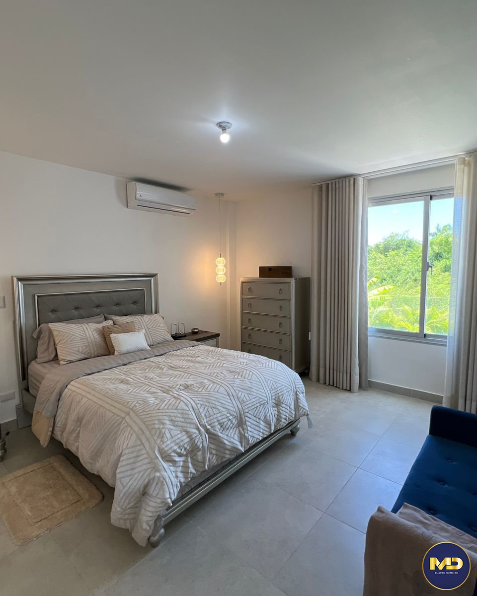 casas vacacionales y villas - Se Vende villa Amueblada, con terraza y piscina con Jacuzzi ubicada en La Romana 5