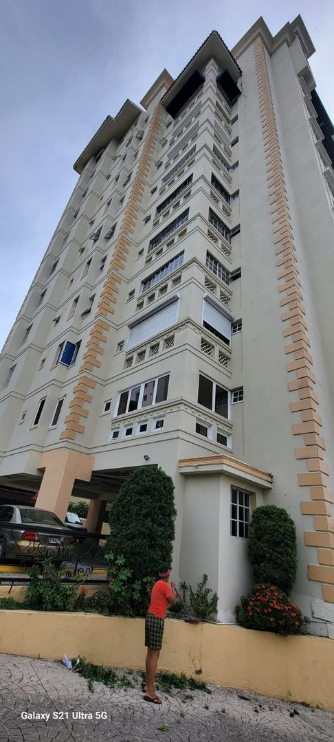 apartamentos - ALQUILO Piso 11 Remodelado de 1 Habitación Con Vista Al Mar En La Esperilla
 1