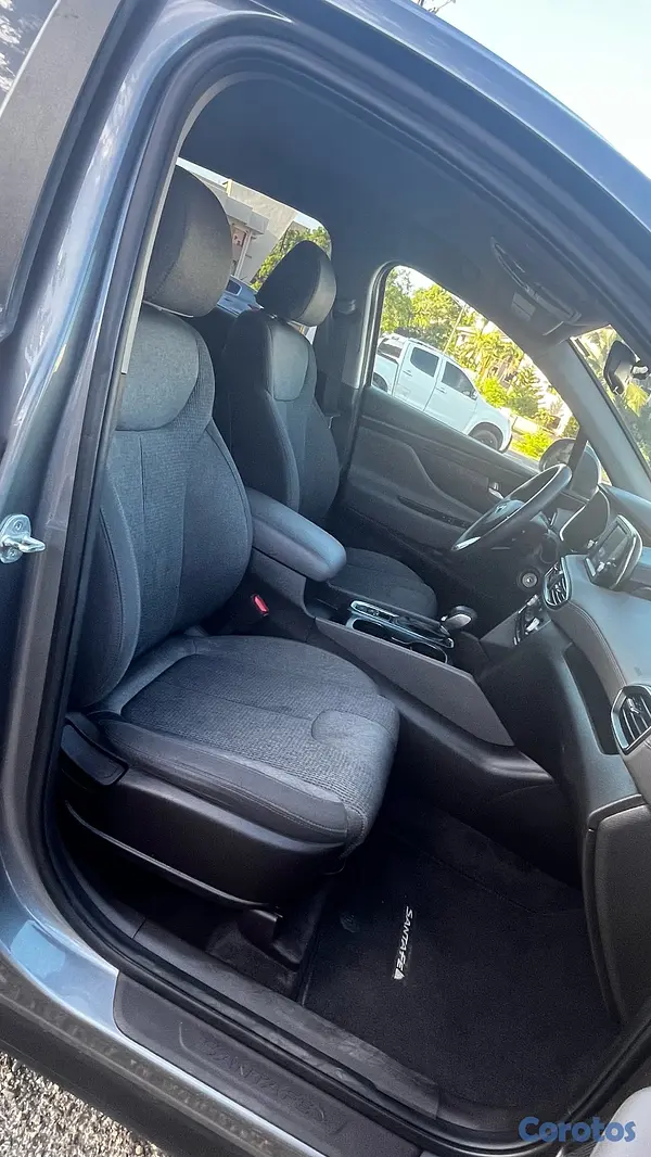 jeepetas y camionetas - Hyunday Santa Fe 2020 4