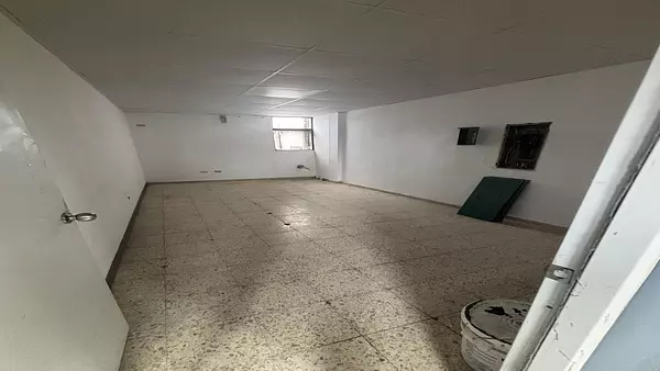 oficinas y locales comerciales - Alquiler Local Comercial Naco 2do piso 268Mts 4