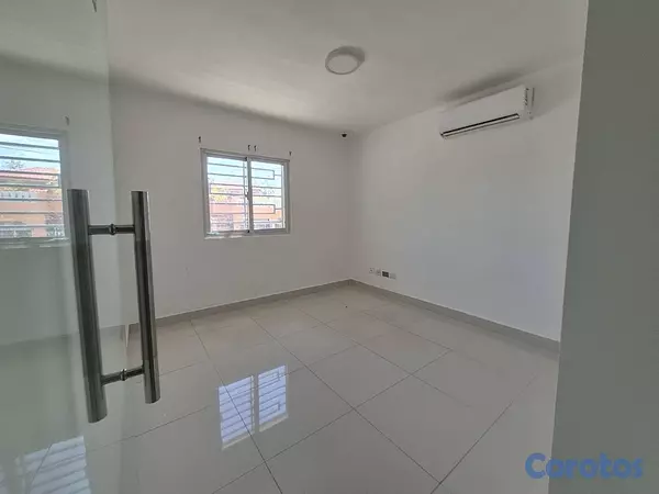 oficinas y locales comerciales - Nave Industrial con Oficinas en Parque Industrial | San Isidro
 7