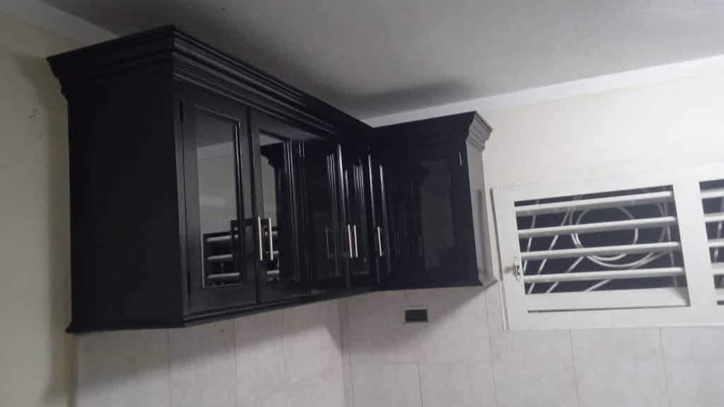 muebles y colchones - Gabinete pequeño negro a la medida 