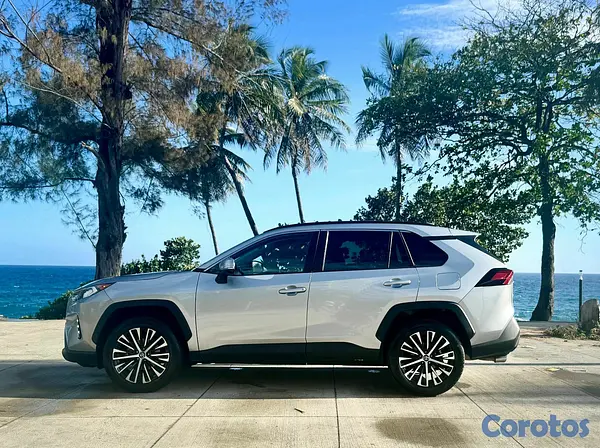jeepetas y camionetas - Toyota rav4 2021 xle  9