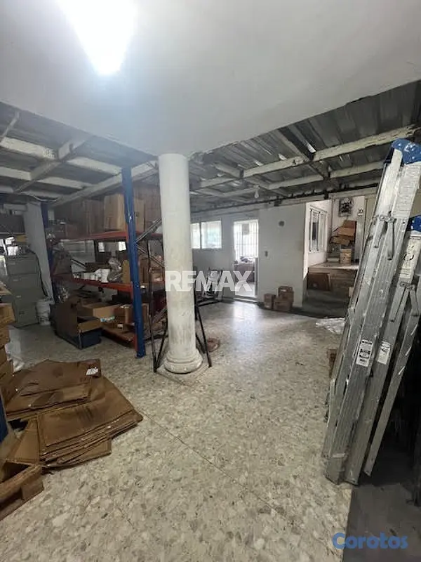 oficinas y locales comerciales - Local comercial de 700mt2 en alquiler en Altos de  12