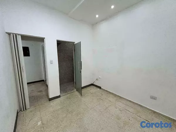 oficinas y locales comerciales - Alquilo excelente local comercial 4