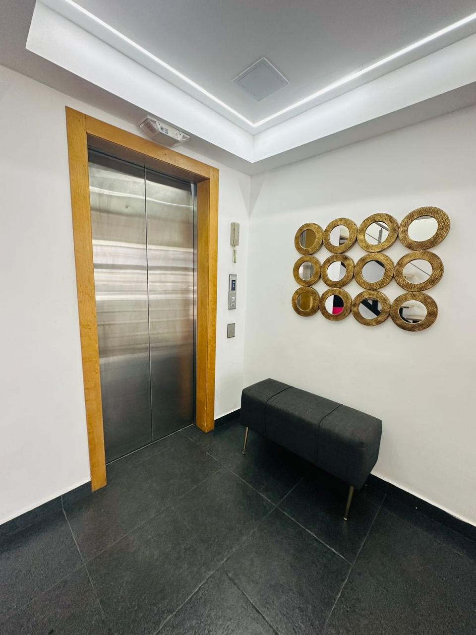 apartamentos - Vendo en Evaristo Morales ideal para inversión