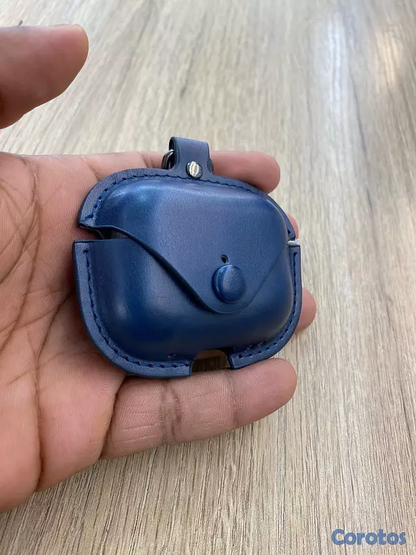 accesorios para electronica - Covers de leather para AirPods. 6