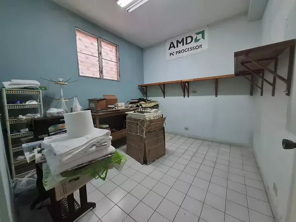solares y terrenos - Vendo Local C. y Vivienda Zona Universitaria 9