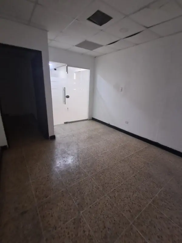 oficinas y locales comerciales - Amplio local para oficinas en Miraflores  3