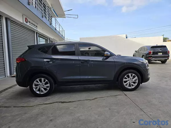 jeepetas y camionetas - HYUNDAI TUCSON 2020 GRIS DIESEL 9