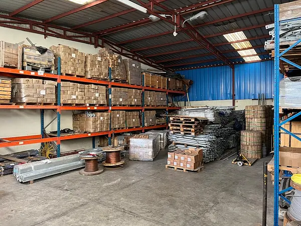 oficinas y locales comerciales - Alquiler local en el Renacimiento  5