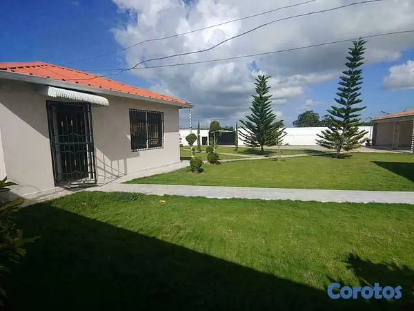 casas vacacionales y villas - Se Vende Villa Ubicada en Villa Riva, Duarte 8