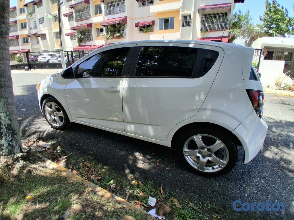 carros - Chevy Sonic Mecanico 2015 LS Hatchback  20