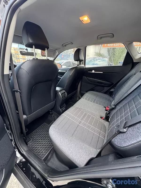 jeepetas y camionetas - Kia Sonet LX 2025 5