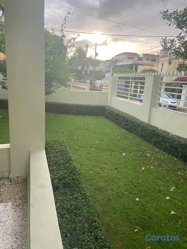 casas - Casa en Alquiler uso Recidencial en Avenida Independencia.  7