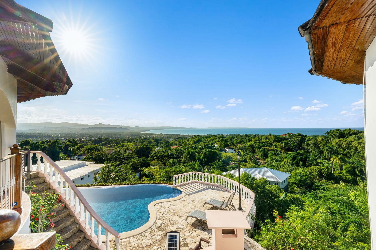 casas vacacionales y villas - LA MEJOR VILLA  3 NIVELES EN RIO SAN JUAN, CON VISTA AL MAR, 5 HABS, OPORTUNIDAD 0