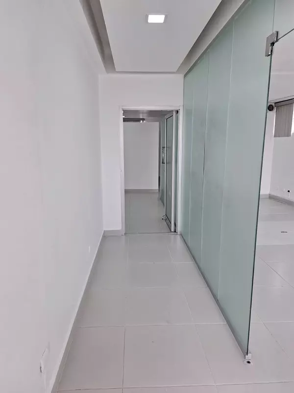 oficinas y locales comerciales - Local céntrico en Arroyo Hondo viejo 6