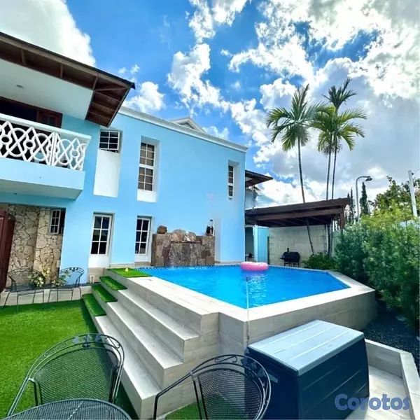 casas - vendo casa altos De Arroyo hondo 3 dos niveles tres habitaciones con baño piscin 7