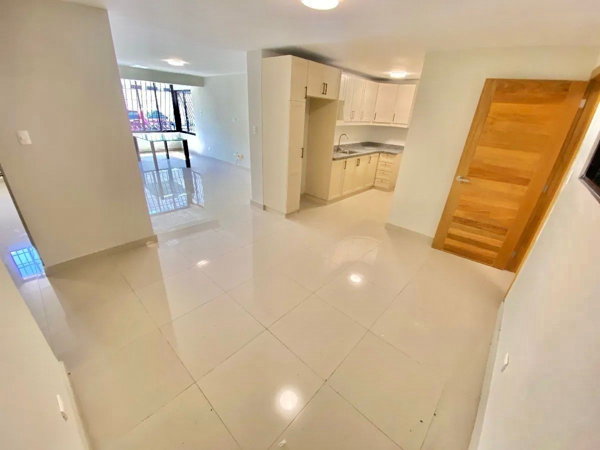 apartamentos - Alquiló piantini primer nivel dos hab baño parqueo 5