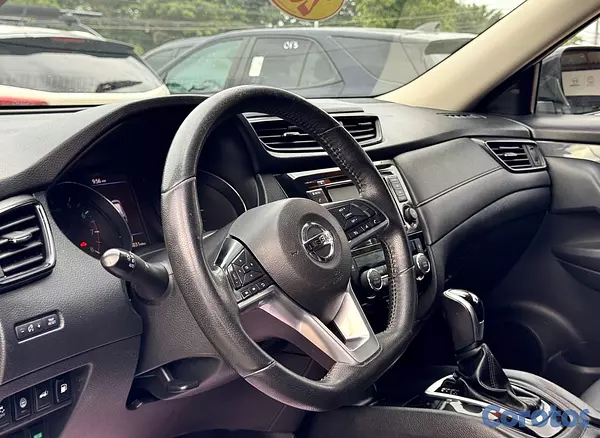 jeepetas y camionetas - Nissan Rogue 2020 SV AWD 8