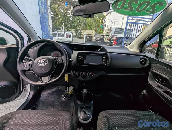 carros - TOYOTA VITZ 2020 12