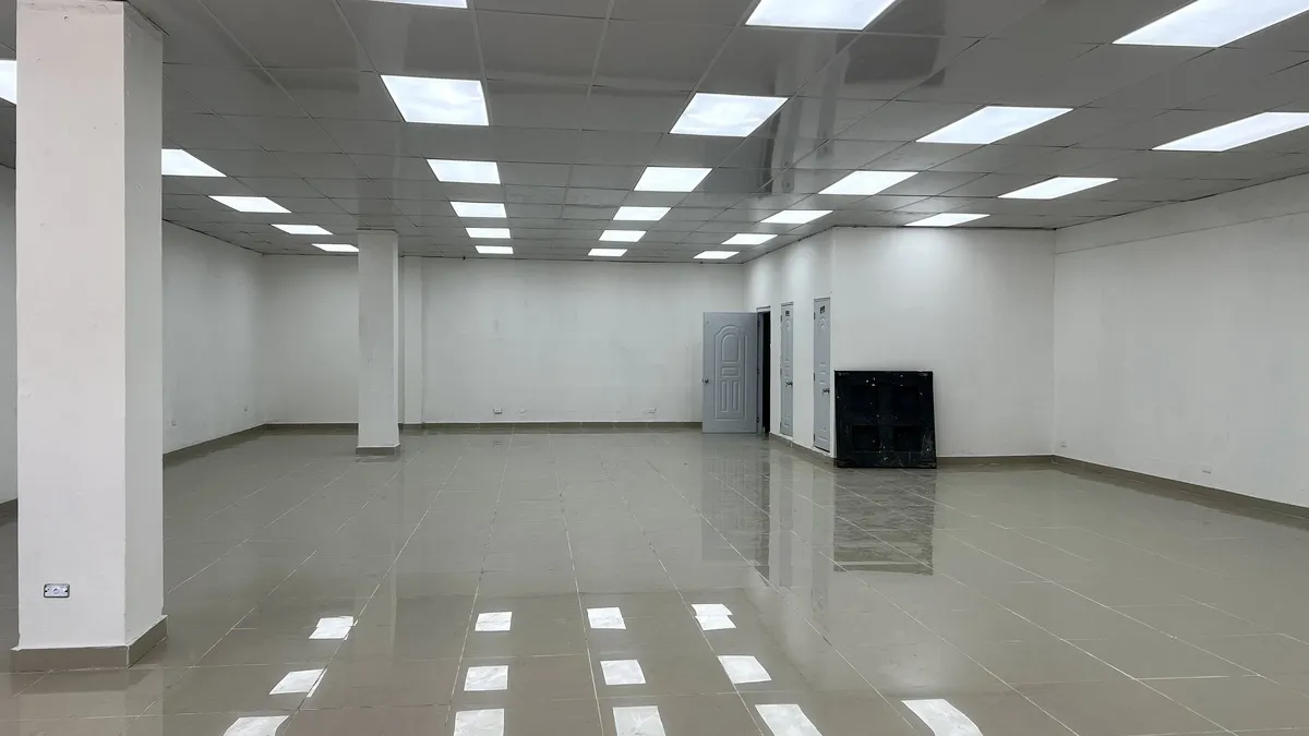 oficinas y locales comerciales - Local en primer nivel en alquiler en villa francis 3