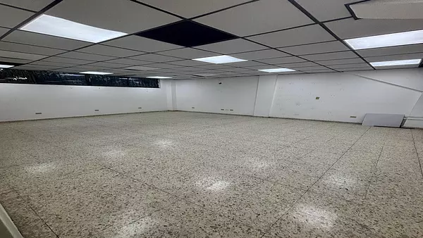 oficinas y locales comerciales - Alquiler Local Comercial Naco 3er piso 289Mts 6