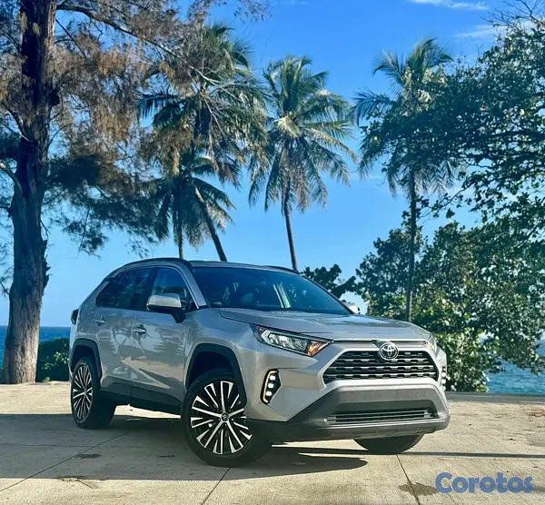 jeepetas y camionetas - Toyota rav4 2021 xle  10