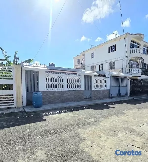 casas - venta de casa en la autopista de san isidro brisa oriental Santo Domingo este  3