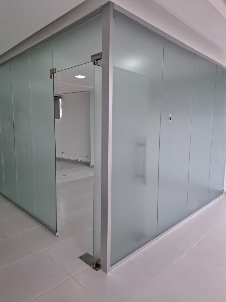 oficinas y locales comerciales - Local 73 mts 3er piso para oficina en arroyo hondo 0