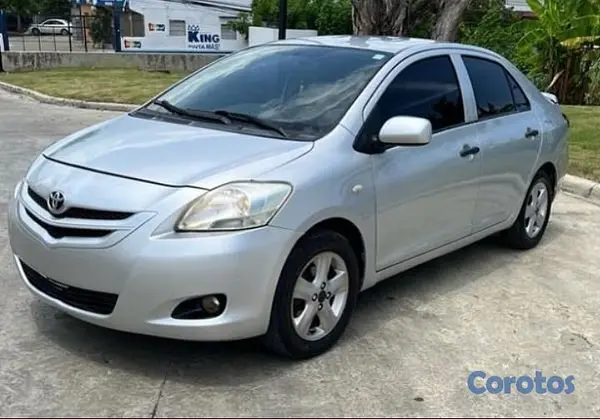 carros - Toyota Yaris 2007 3