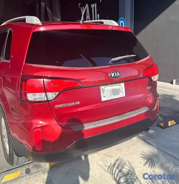 jeepetas y camionetas - Kia Sorento 2014 en optimas condiciones. 7