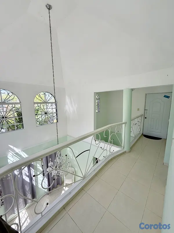 casas - Se vende casa frente a la Sirena de la charles de  19