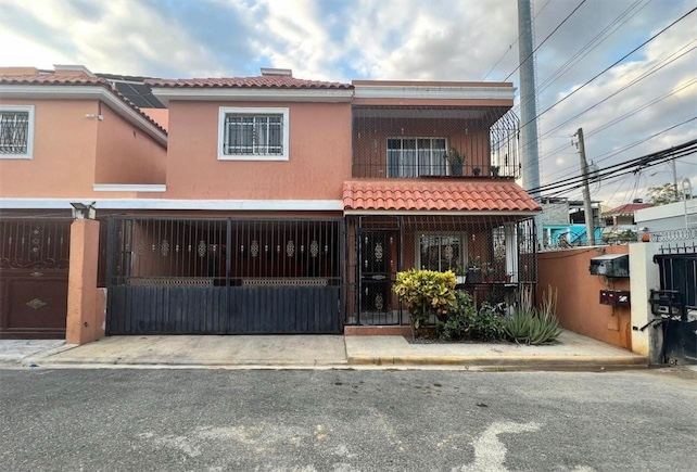 casas - Venta de casa en la autopista de san Isidro proyecto cerrado Santo Domingo este  0