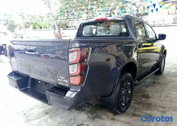 jeepetas y camionetas - Isuzu DMAX LSE 4x4  2026 (NUEVO) 7