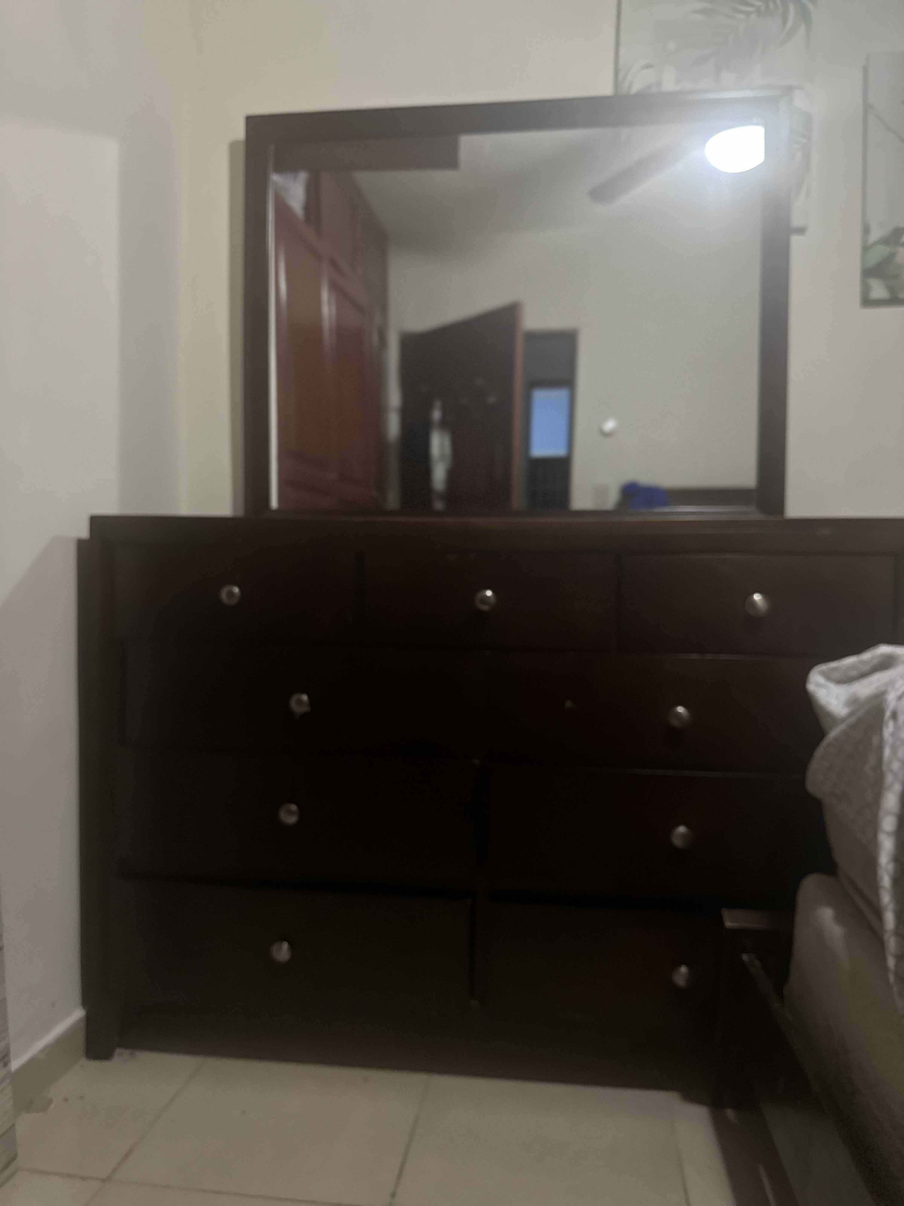 decoración y accesorios - Vendo gavetero negociable 