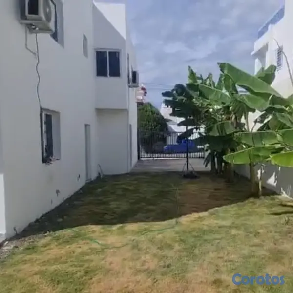 casas - VENDO casa en km en Aut. Duarte, detras de La Sire 3