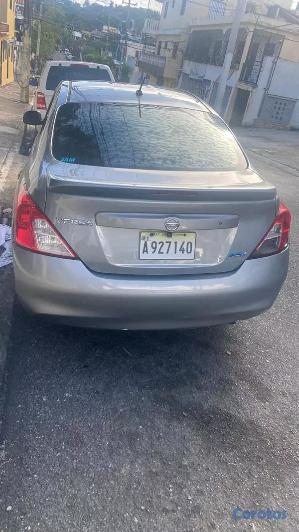 carros - Nissan versa 2014 6